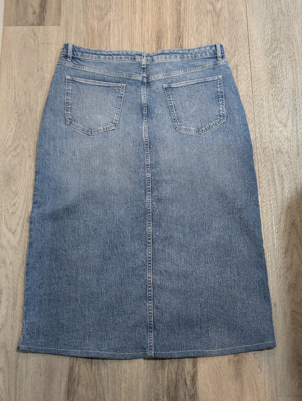 Reitmans Women’s Blue Denim Midi Skirt Size 14 Classic Straight Casual Jean - Picture 2 of 5